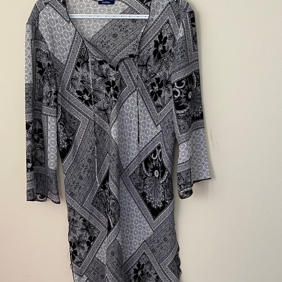 Reitmans Monochrome Patchwork Long Sleeve Dress - Picture 1 of 4